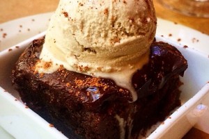 Wisteria-Restaurant-Warm-Fudge-Tart-and-Malted-Milk-Chocolate-Stout